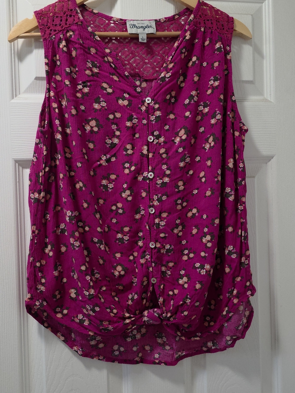 Wrangler Fuchsia Floral Button-Front Crochet-Shoulder Sleeveless Top